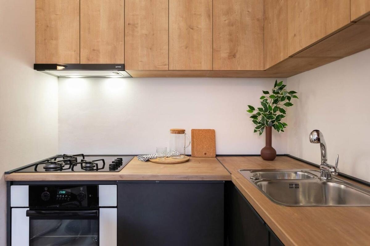 Niko'S Apartment Urban Stay Zagreb Ngoại thất bức ảnh